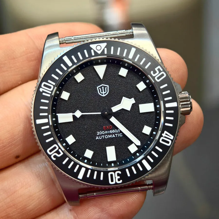 Watchdives EXD-40 automatic with black no-date dial and lumed black ceramic bezel