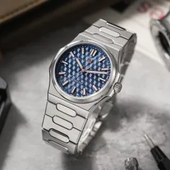 Watchdives WD0016B with blue square-block faceted dial