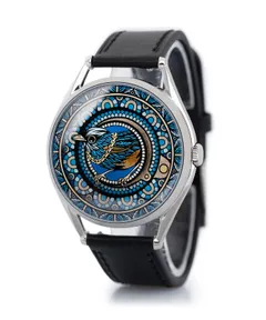 Mr Jones The Silent Thief, three-quarter view of the 40mm steel case