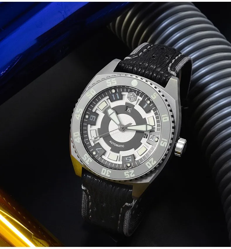 San Martin SN027-T2 titanium diver with sandwich dial, day and date windows and lumed titanium bezel