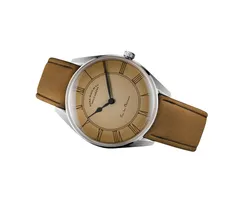 ELKA R02wo "Pierre d'Hauterive", sand-coloured dial with black Roman numerals, on cognac suede