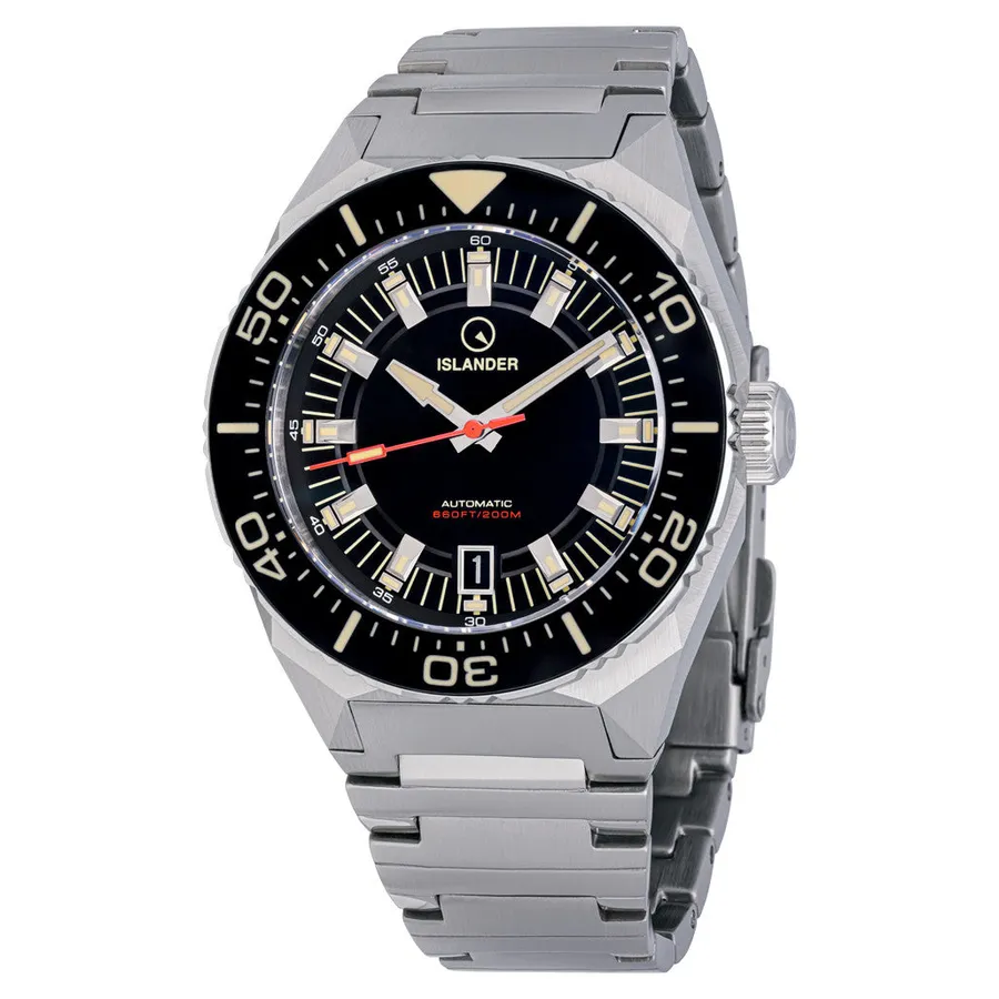 Islander Kings Point with raven black dial, date at 6 and black ceramic bezel on steel bracelet