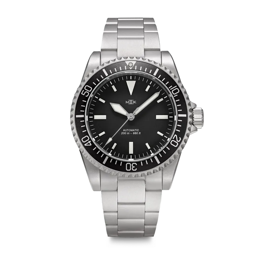 MKII Fulcrum 39 Non-date with dive bezel on bracelet