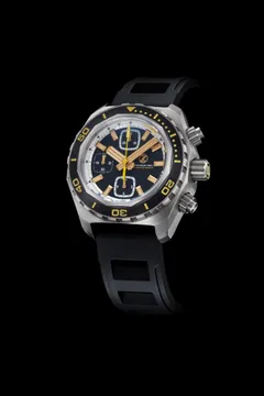 Zelos Hammerhead Chrono in steel, black sand dial, on rubber strap