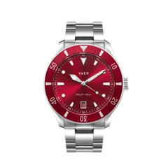 Vaer DS2 Meridian Red 39mm on steel bracelet