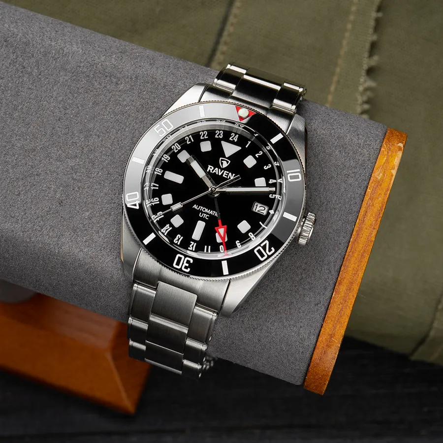 Raven Custom 39mm GMT Diver, black dial, black ceramic dive bezel, on oyster bracelet