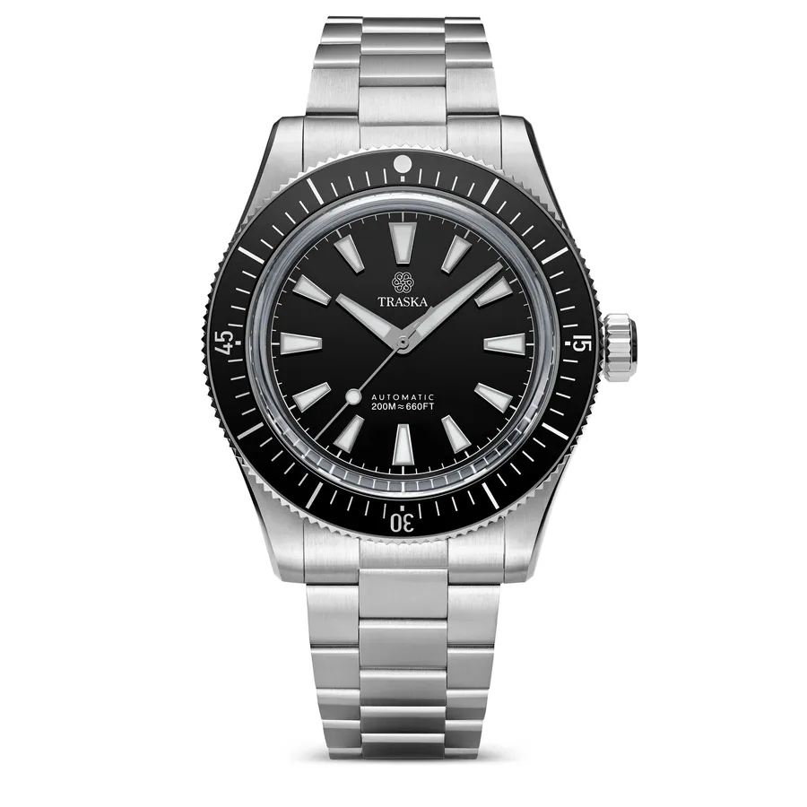 Traska Freediver, black lacquered no-date dial, on bracelet, front view