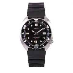 Heimdallr Sharkey Mini Turtle with black date dial on rubber strap