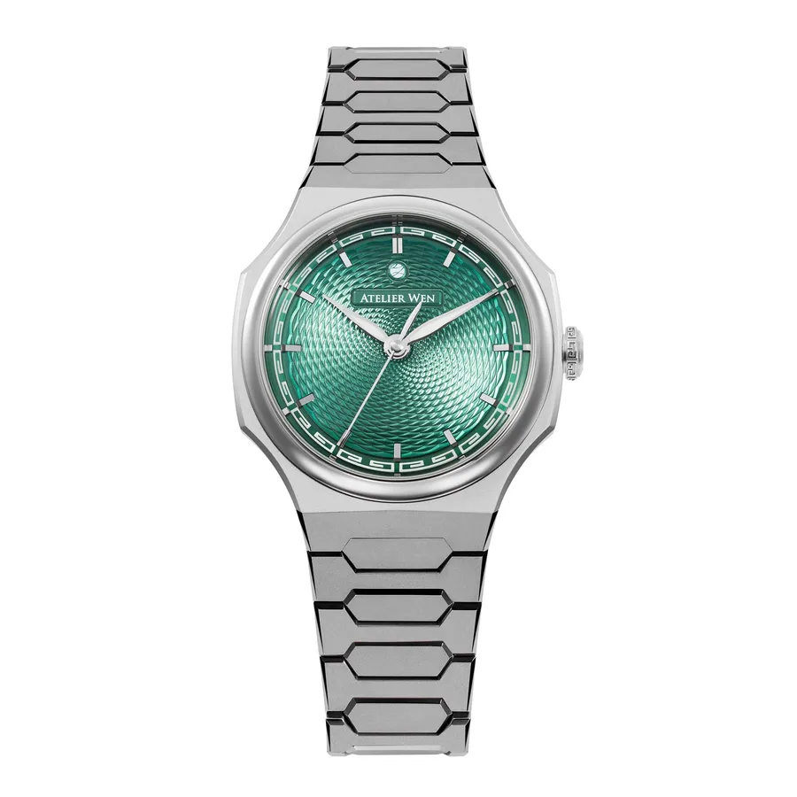 Atelier Wen Perception v3 Yún, green guilloché dial, on integrated bracelet
