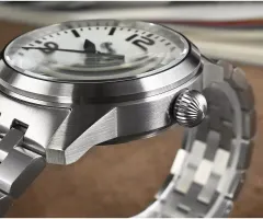 San Martin SN022-G case side with onion crown