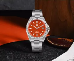 San Martin SN0129-B-1 GMT with red agate dial