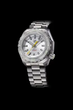 Zelos Hammerhead 2 in steel, silver sunburst dial, steel bezel, on steel bracelet
