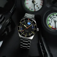 Aquatico Sea Star V2 black dial