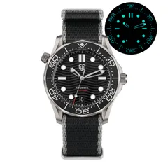 Watchdives WD007 39mm with black wave dial