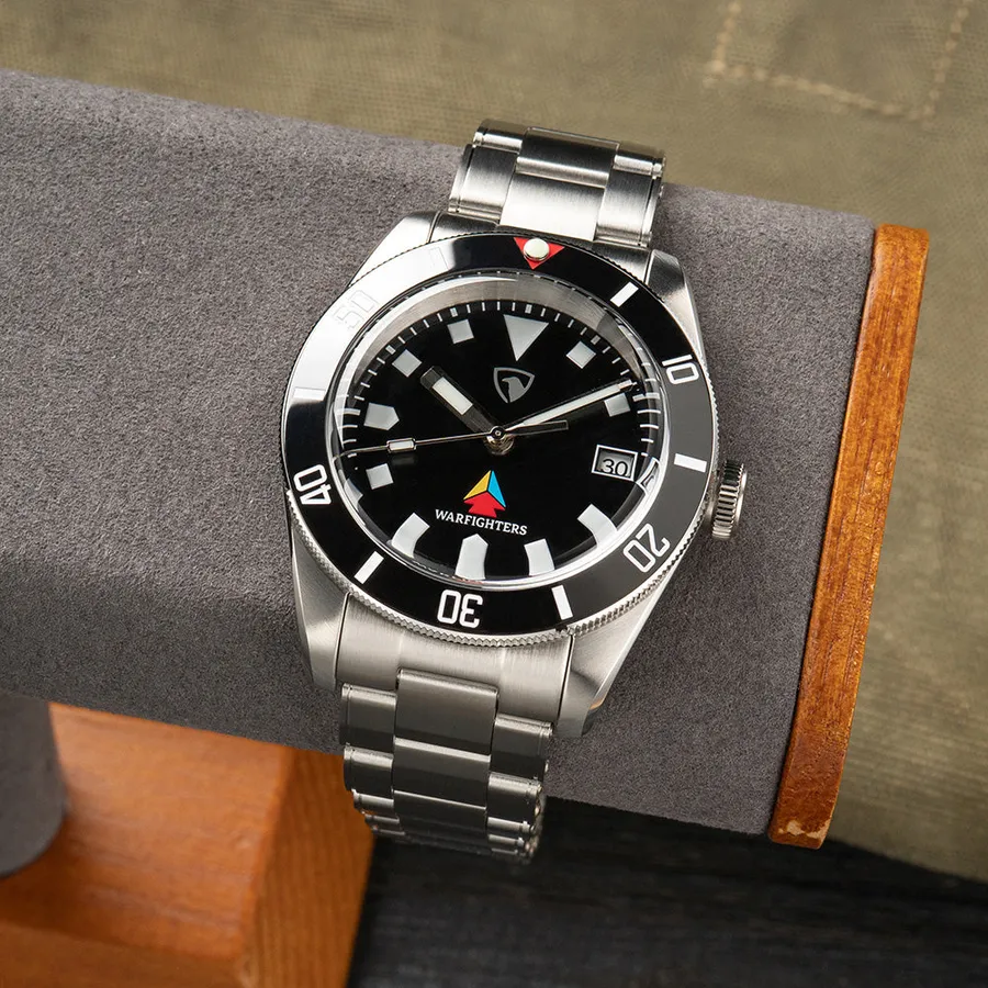 Raven MCTP 39mm Diver, black dial with Warfighters logo, black ceramic bezel, on oyster bracelet