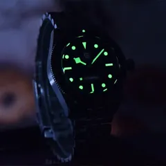 Pagani Design PD-1812 lume on hands and indices