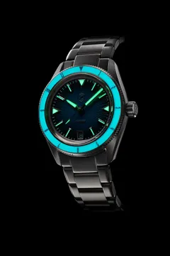 Zelos Horizons 200m 12hr Teal lume shot with fully lumed bezel