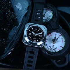 Aquatico Ironblock with black dial on rubber strap