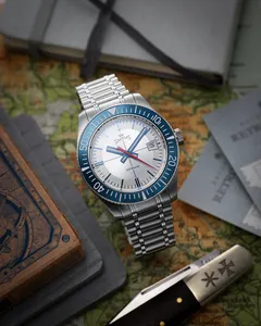 Timefactors Smiths Commander 71 PRS-71, white dial with blued hands, red seconds hand and blue bezel, on steel bracelet