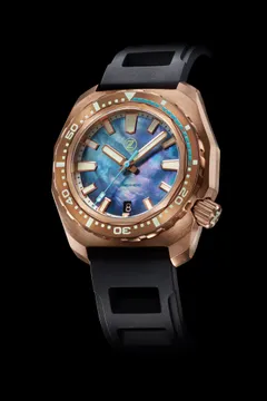 Zelos Hammerhead V3 300m in bronze, mother-of-pearl dial, bronze bezel
