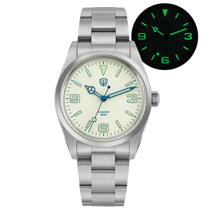 Watchdives WD1016 39mm with cream white 3-6-9 dial on the oyster-style bracelet