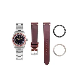 Thorn T028 black-dial set with the included leather strap and two spare bezel inserts