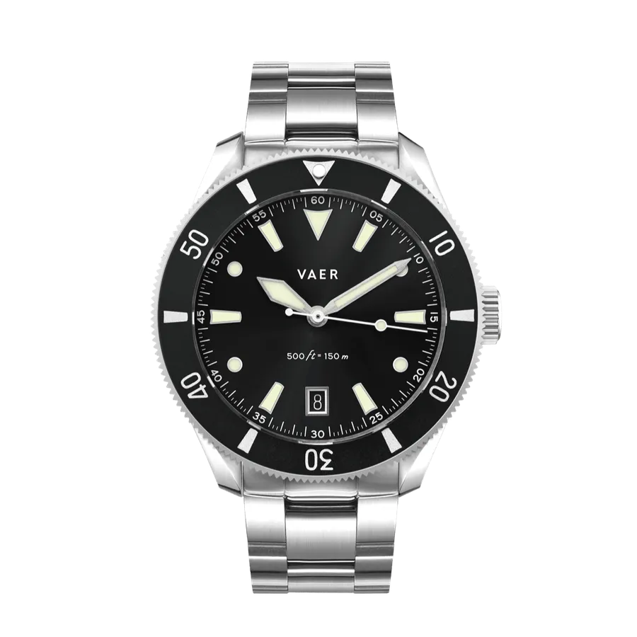 Vaer DS2 Meridian Black 42mm on steel bracelet