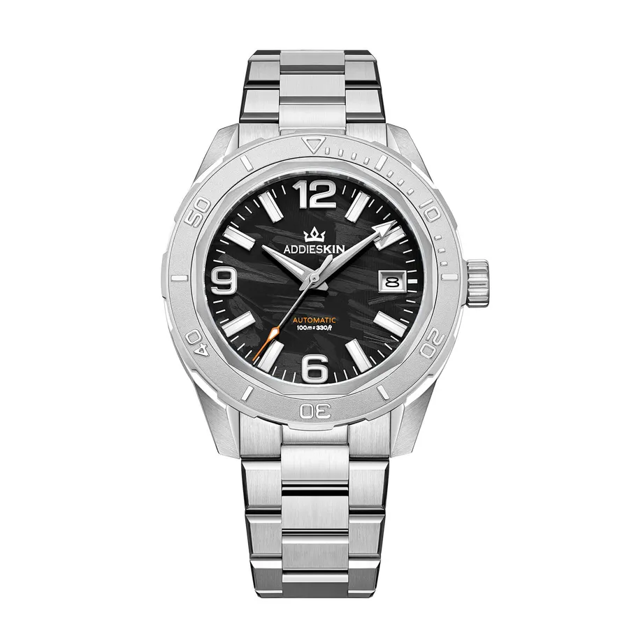 AddiesKIN K007 with black carbon-fibre dial, Arabic numerals and engraved steel bezel on a three-link steel bracelet