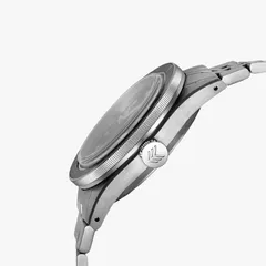 Lorier Hyperion GMT, case profile
