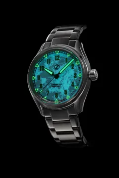 Zelos Horizons 200m Field Lunar Frost lume shot with fully lumed dial