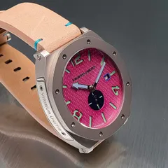 Viribus Unitis IR6 Vintage, bead-blasted steel case, pink dial