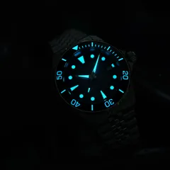 Aquatico Ocean Diver lume shot