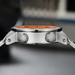 Addiesdive AD2541 case side with two knurled crowns and screwed lug bars