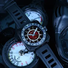 Aquatico Shadow Raider GMT with fumé red dial, on black rubber strap