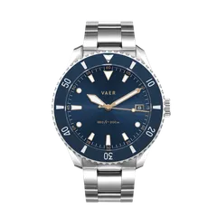Vaer DS4 Meridian Navy Solar 42mm on steel bracelet