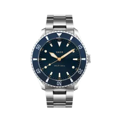 Vaer DS4 Meridian Navy Solar 38mm on steel bracelet
