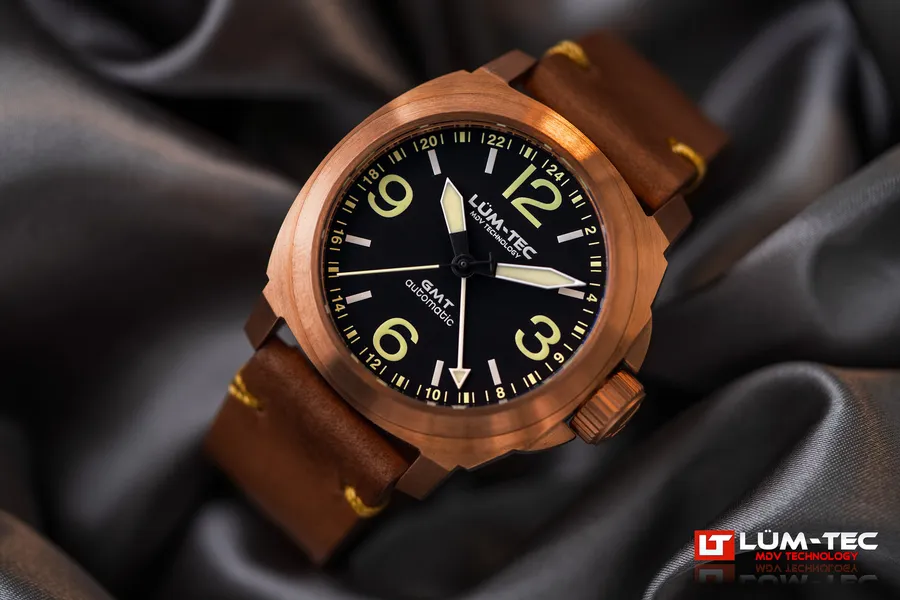 Lüm-Tec M94 Bronze GMT without date, black dial, on a brown leather strap