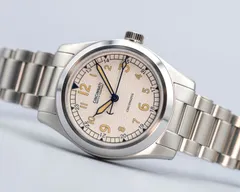Cincinnati Watch Company Cincinnatus Field Automatic, white grainy dial with blue hands, steel bracelet