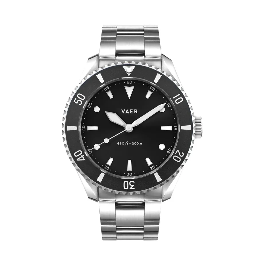 Vaer DS4 Meridian Black No Date Solar 42mm on steel bracelet