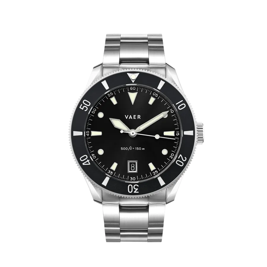 Vaer DS2 Meridian Black 39mm on steel bracelet