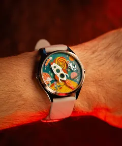 Mr Jones Continuum on the wrist