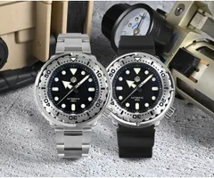 San Martin SN003-G on bracelet and on rubber strap