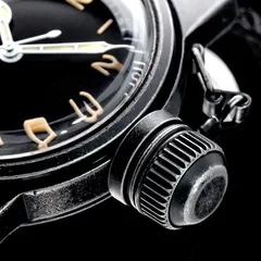 Close-up of the Thorn SHY030 retro case with aged finish and black dial