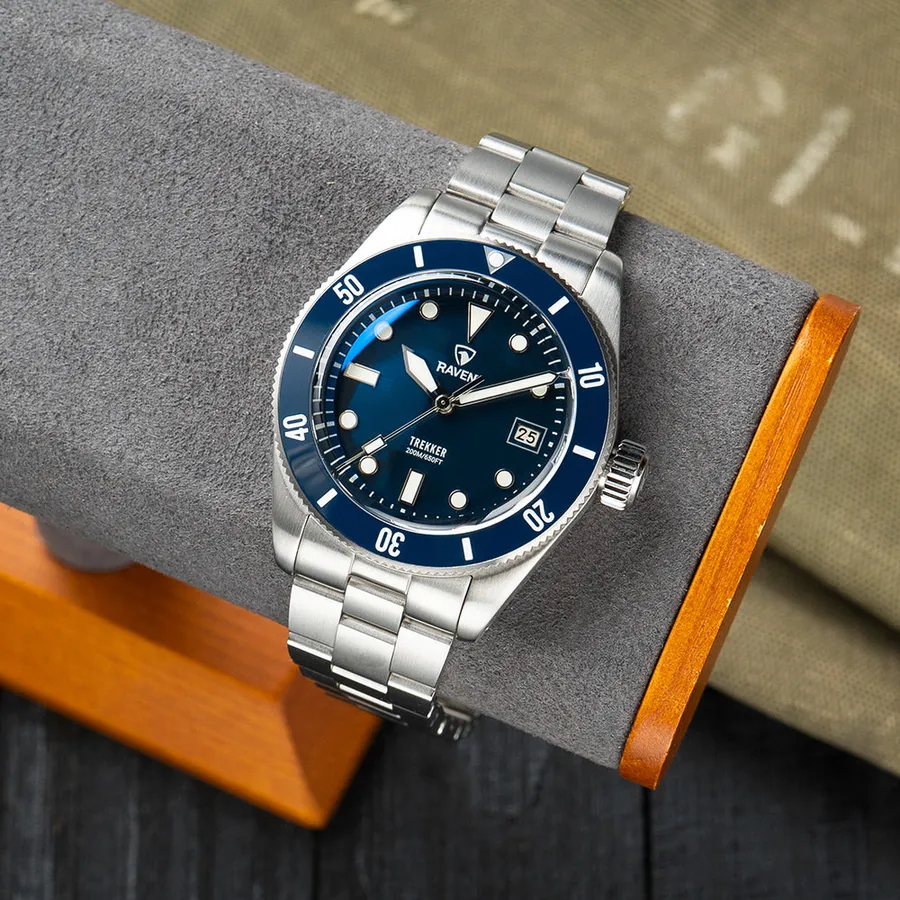 Raven Trekker, Vintage Blue, gloss navy dial with blue ceramic bezel, on bracelet
