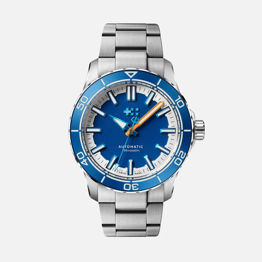 Christopher Ward C60 Trident Reef 41mm, Helio Blue dial on Bader bracelet
