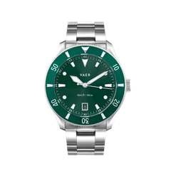 Vaer DS2 Meridian Green 39mm on steel bracelet