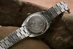 Viribus Unitis 153.52 first generation, solid engraved caseback