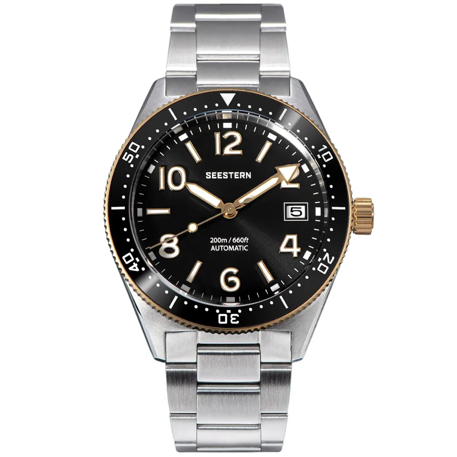 Seestern S434.04 with black dial, black ceramic bezel and gold-tone bezel edge and crown on steel bracelet
