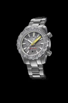 Zelos Abyss 3 3000m Steel Meteorite, meteorite dial and meteorite bezel insert, on bracelet